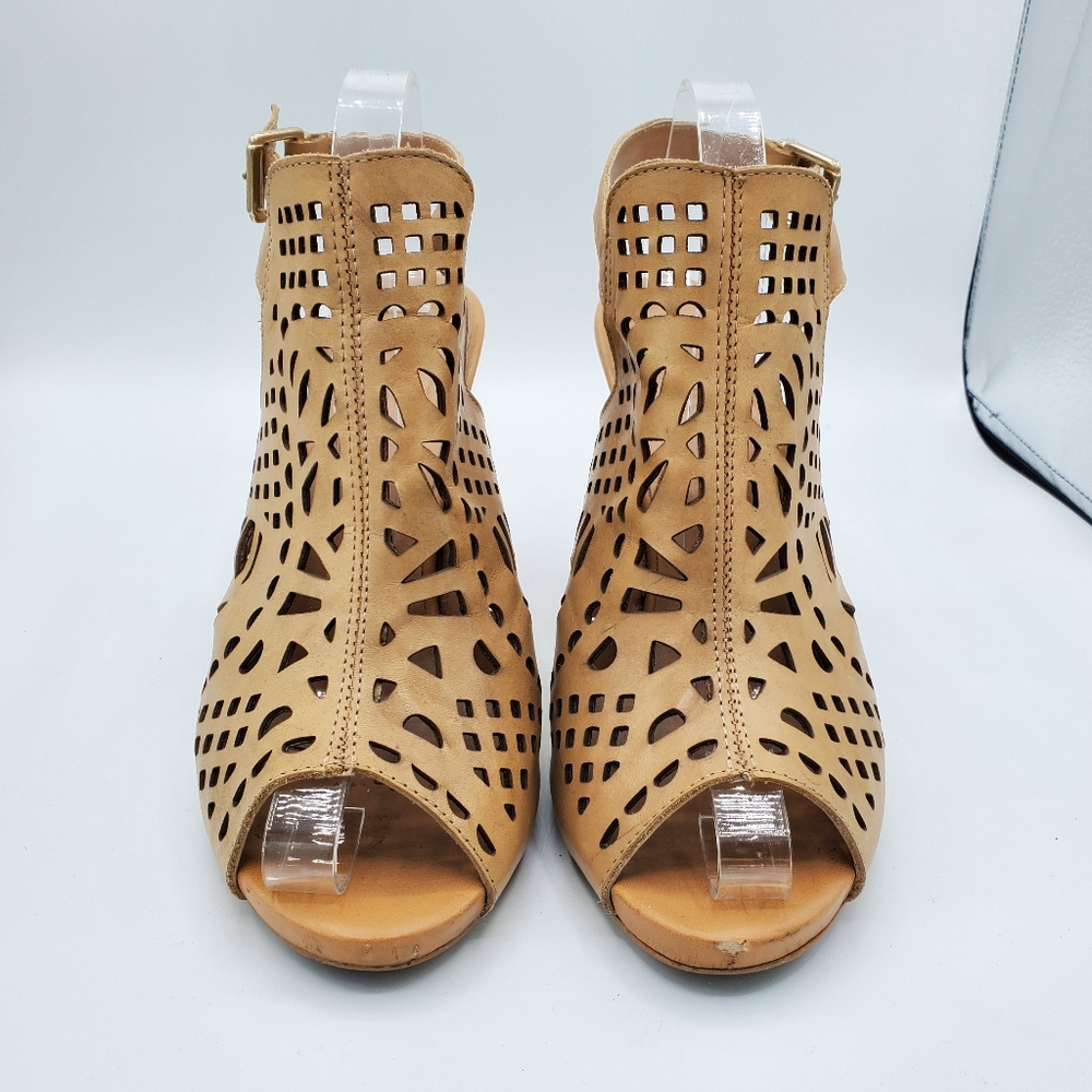 Klub Nico leather cutout peep toe 40/11